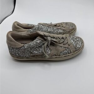 Golden goose - READ
